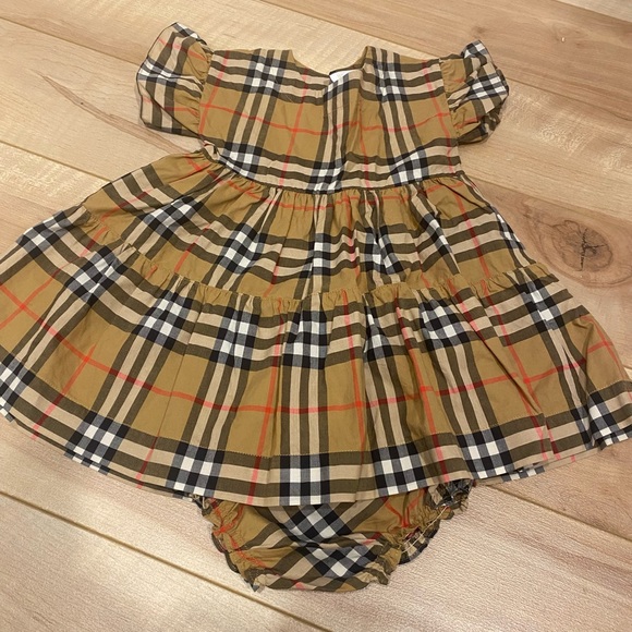 Burberry baby dress 9 months Like new - Picture 1 of 2